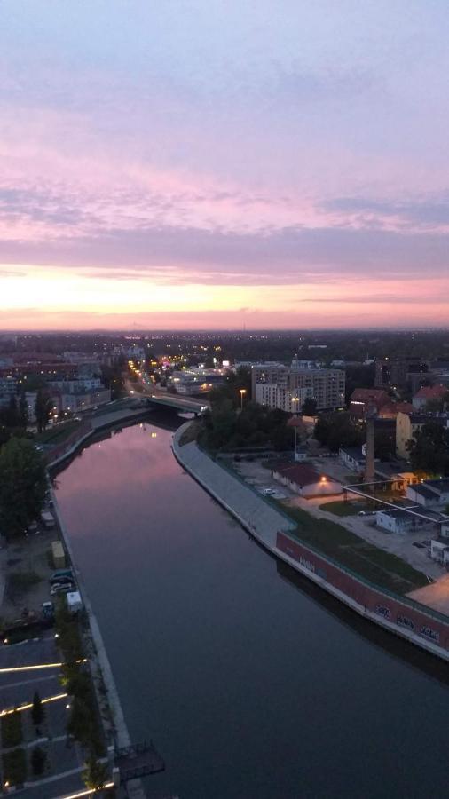 Ferienwohnung Atal Towers Prywatny Apartament Breslau Exterior foto